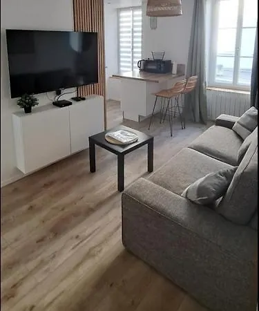Appartement La Terrasse, Hyper Centre Au Calme Avec Stationnement *